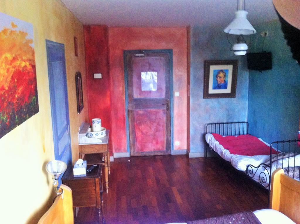 Le Thy Hotel Ploërmel Екстериор снимка