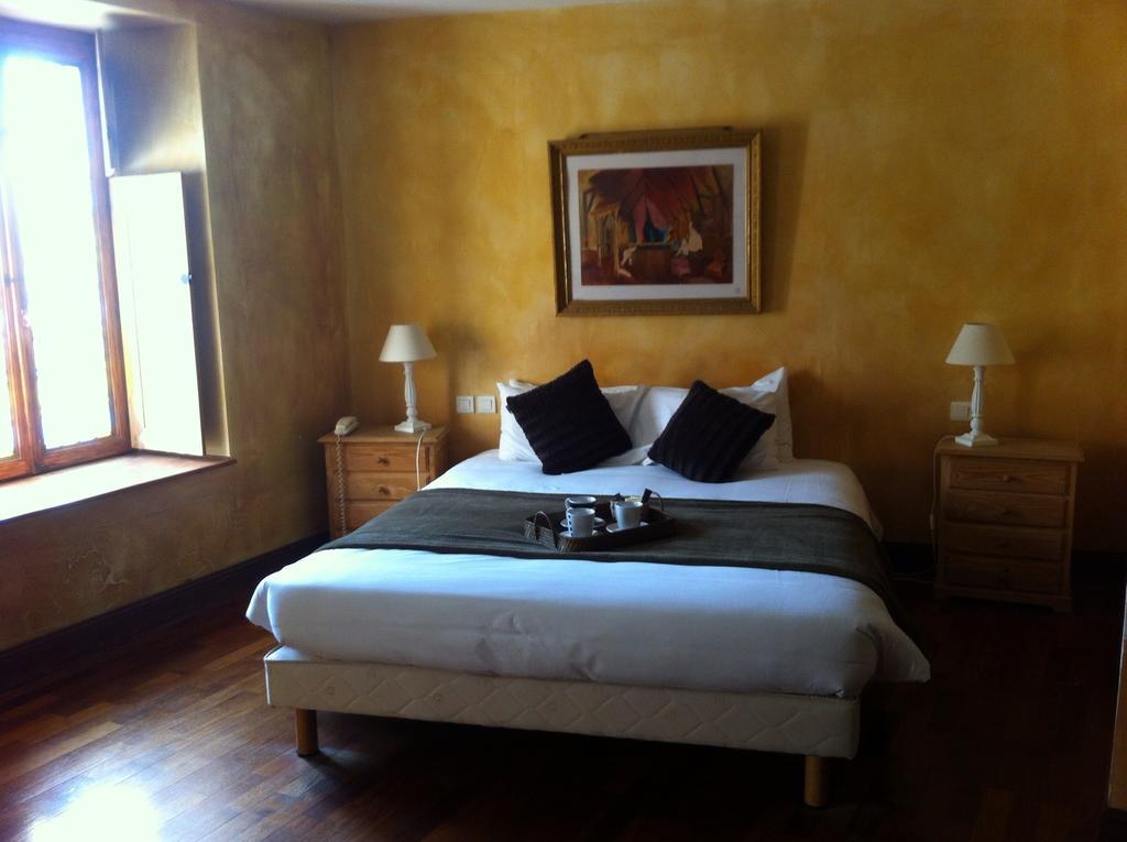 Le Thy Hotel Ploërmel Екстериор снимка