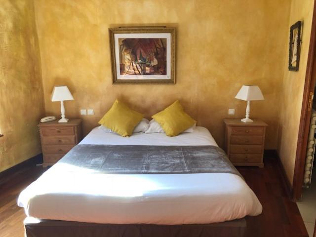 Le Thy Hotel Ploërmel Екстериор снимка