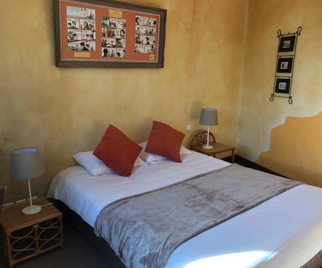 Le Thy Hotel Ploërmel Екстериор снимка